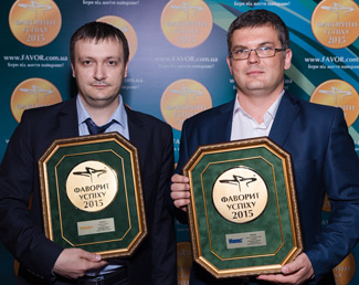Олег Толкачёв и Андрей Погребняк гордятся признанием профессиональным жюри качеств препаратов Хелпекс и Мовекс от компании «Мови Хелс».